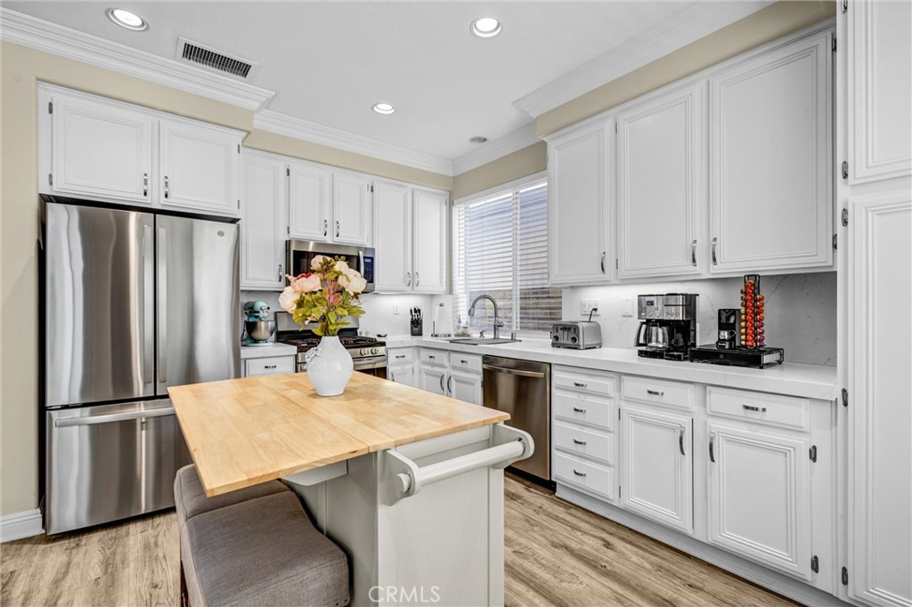 20001 Franks Way Saugus, CA 91350 - Photo 19 of 56