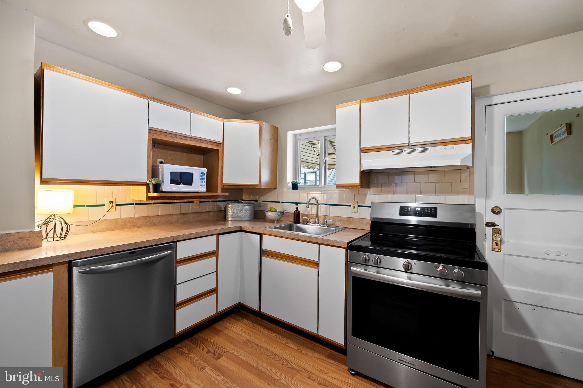 3432 Roland Avenue Baltimore, MD 21211 - Photo 6 of 28 plenty of storage and counterspace