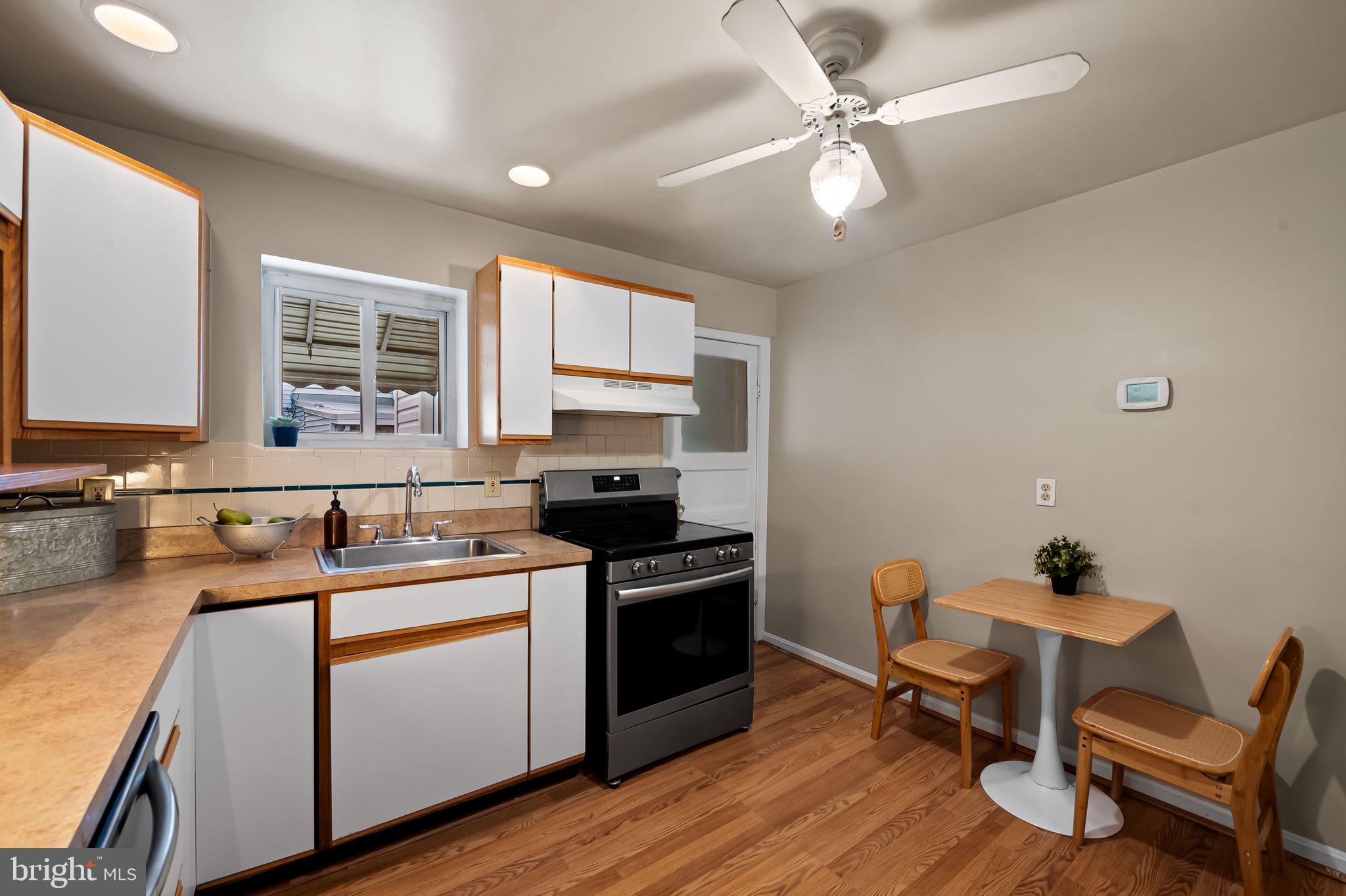 3432 Roland Avenue Baltimore, MD 21211 - Photo 10 of 28 kitchen
