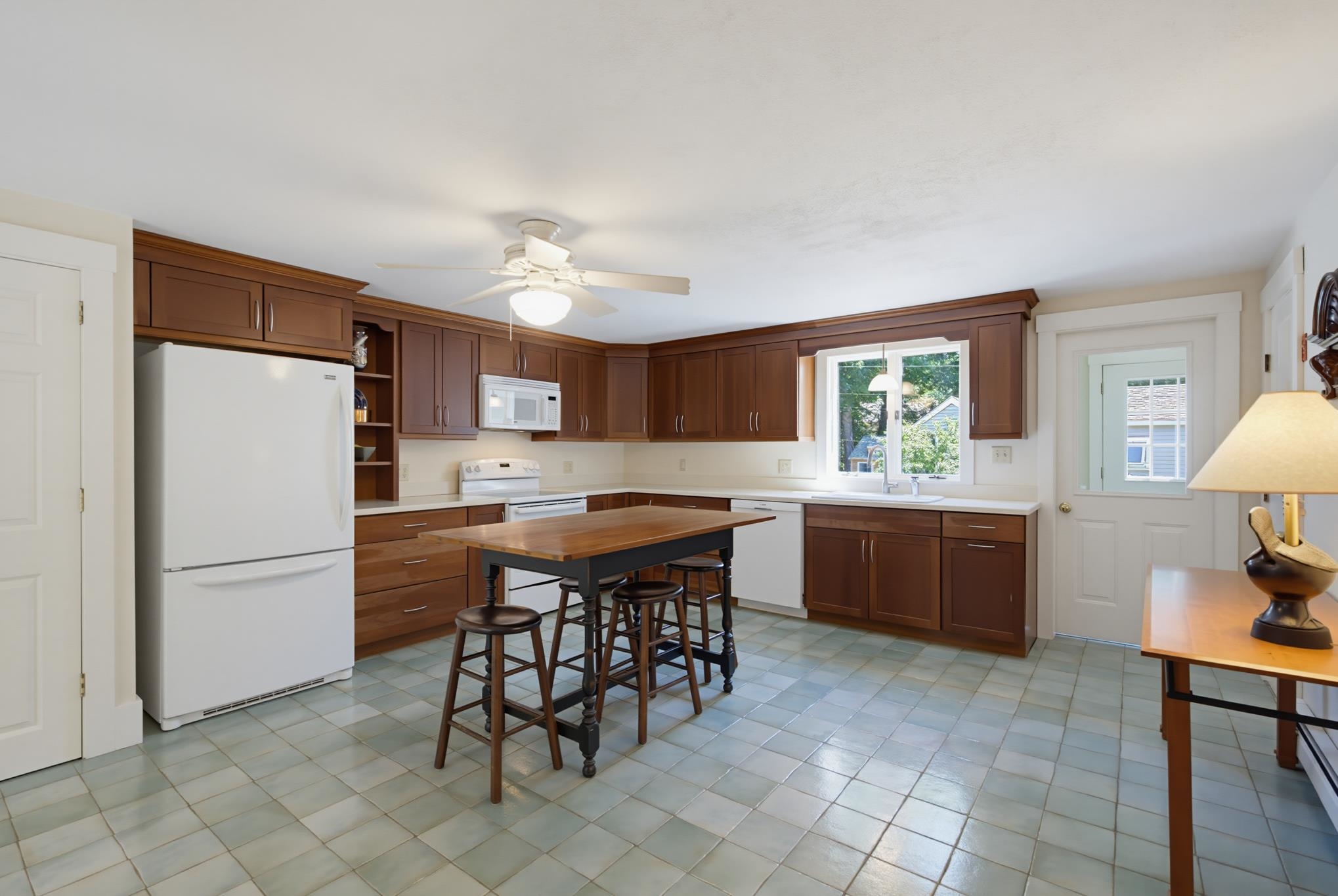 36 Wiswall Road Durham, NH 03824 - Photo 5 of 51