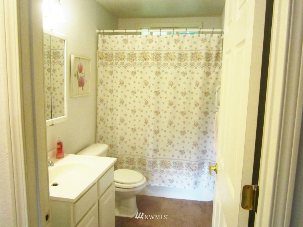 19364 142nd Place Southeast Renton, WA 98058 - Photo 7 of 10 Gallery Image 7
