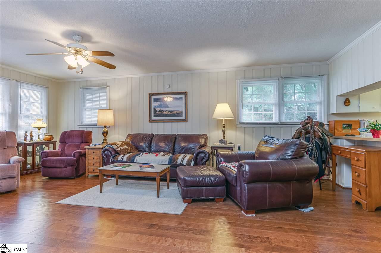 108 Bennett Street Greer, SC 29651 - Photo 2 of 16 Gallery Image 2