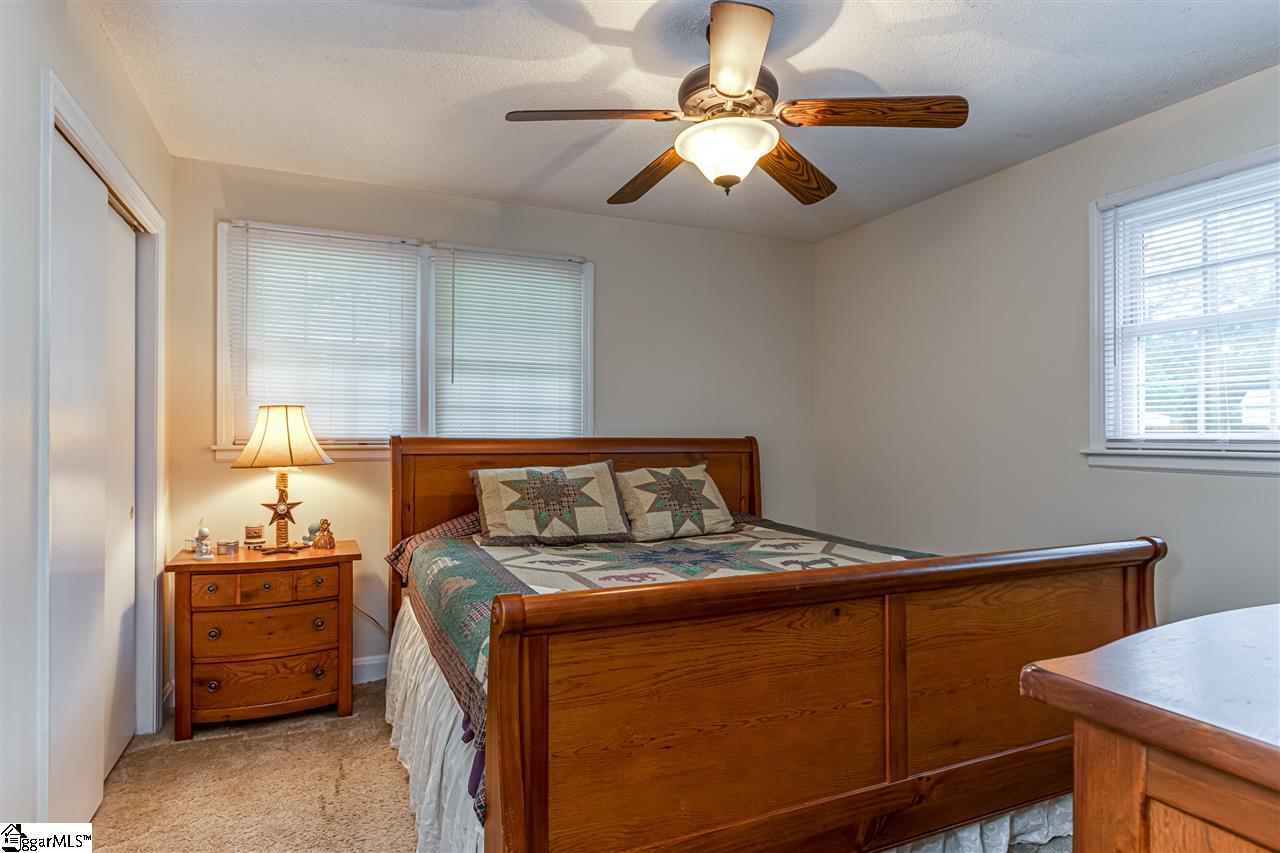 108 Bennett Street Greer, SC 29651 - Photo 4 of 16 Gallery Image 4