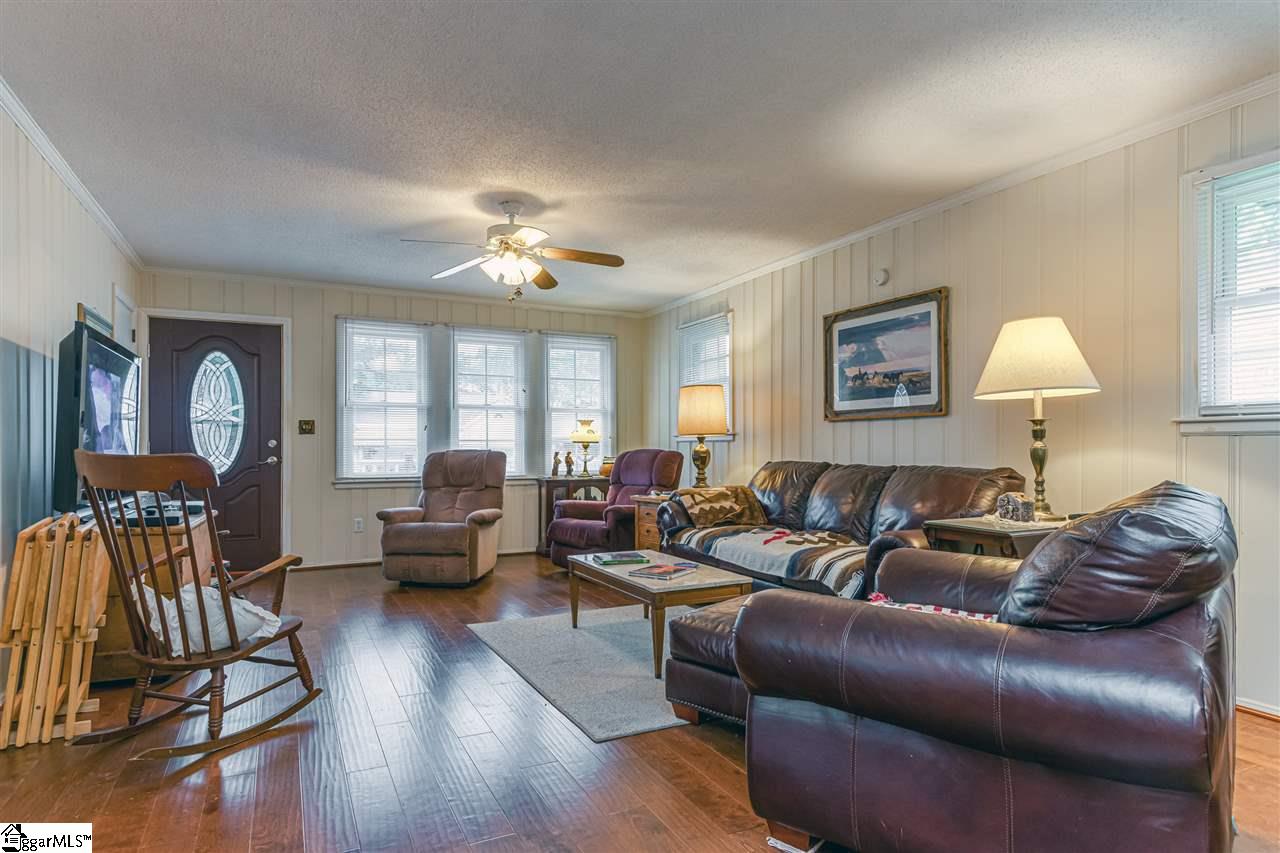 108 Bennett Street Greer, SC 29651 - Photo 5 of 16 Gallery Image 5