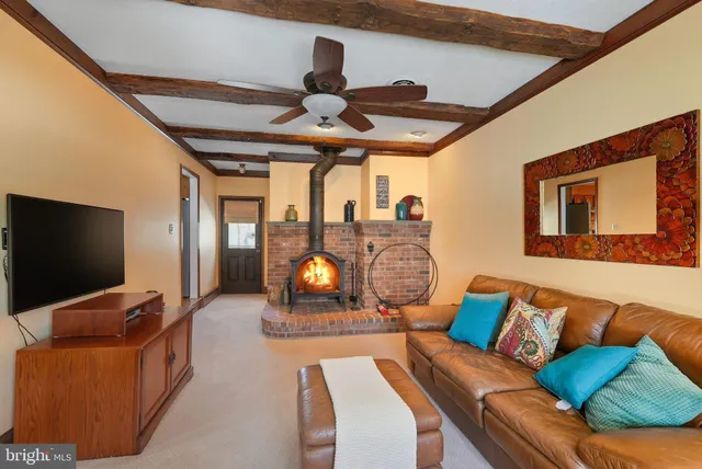 $574,900 | 5 Brook Lane, Chalfont, PA 18914