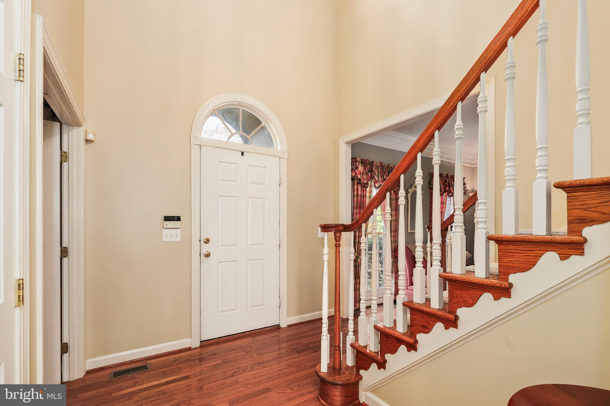 14257 Clubhouse Road Gainesville, VA 20155 - Photo 13 of 69 Beautiful woodwork throughout!