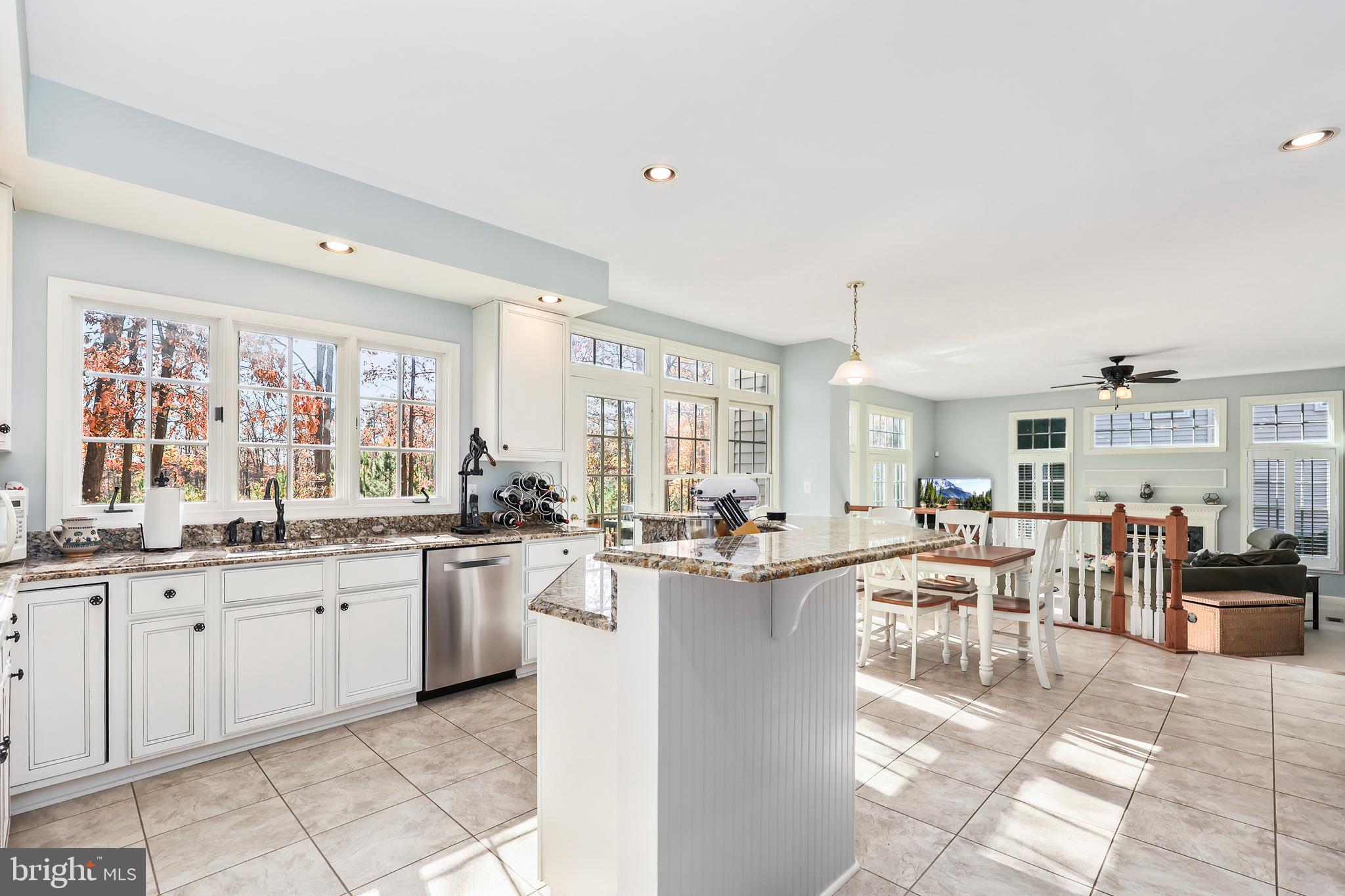 14257 Clubhouse Road Gainesville, VA 20155 - Photo 20 of 69 Wide open kitchen! Beautiful and bright!