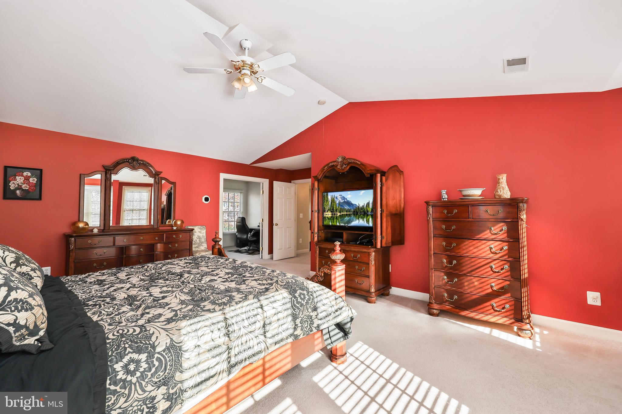 14257 Clubhouse Road Gainesville, VA 20155 - Photo 34 of 69 Primary suite.