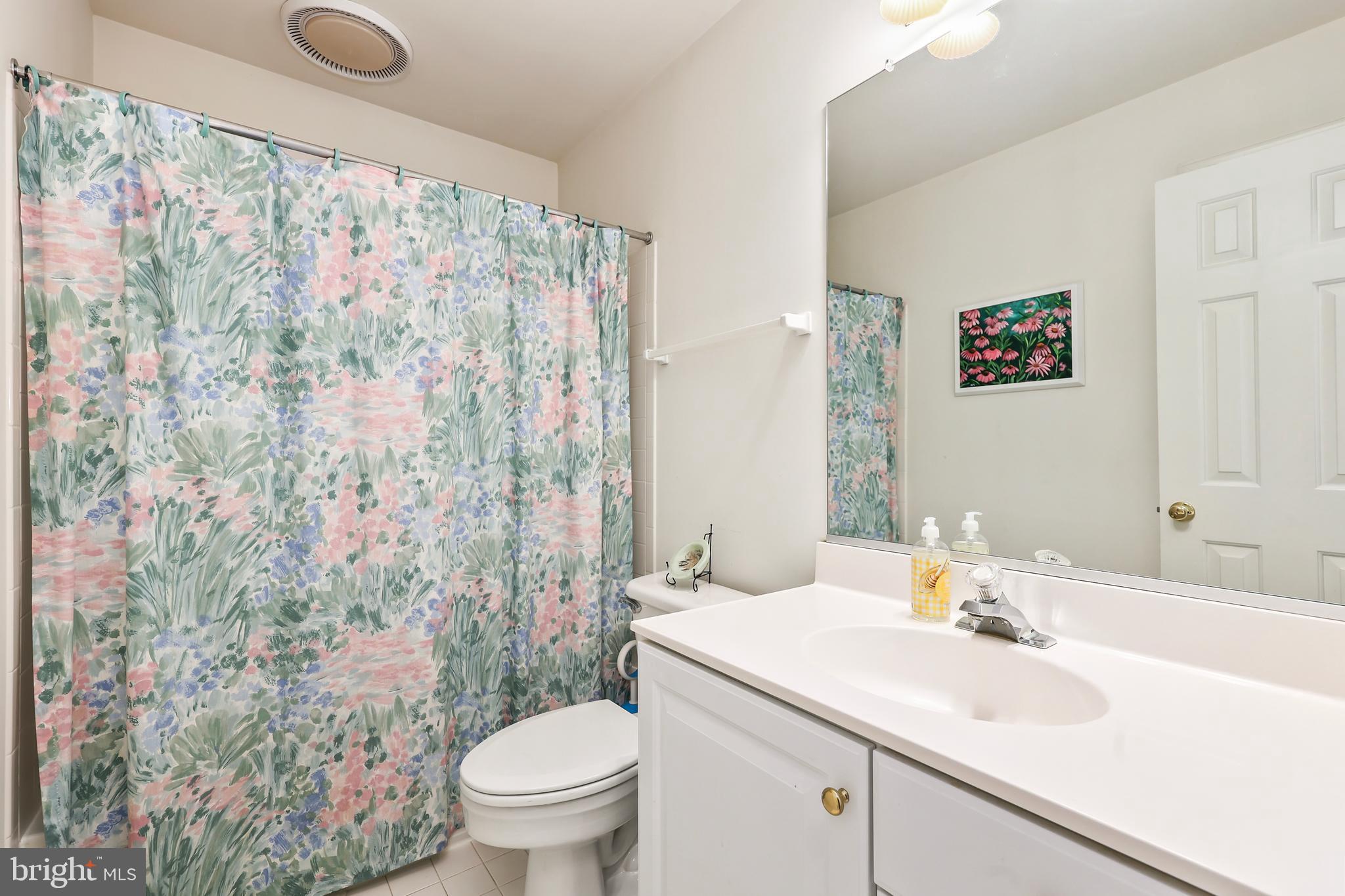 14257 Clubhouse Road Gainesville, VA 20155 - Photo 48 of 69 Upper bath.