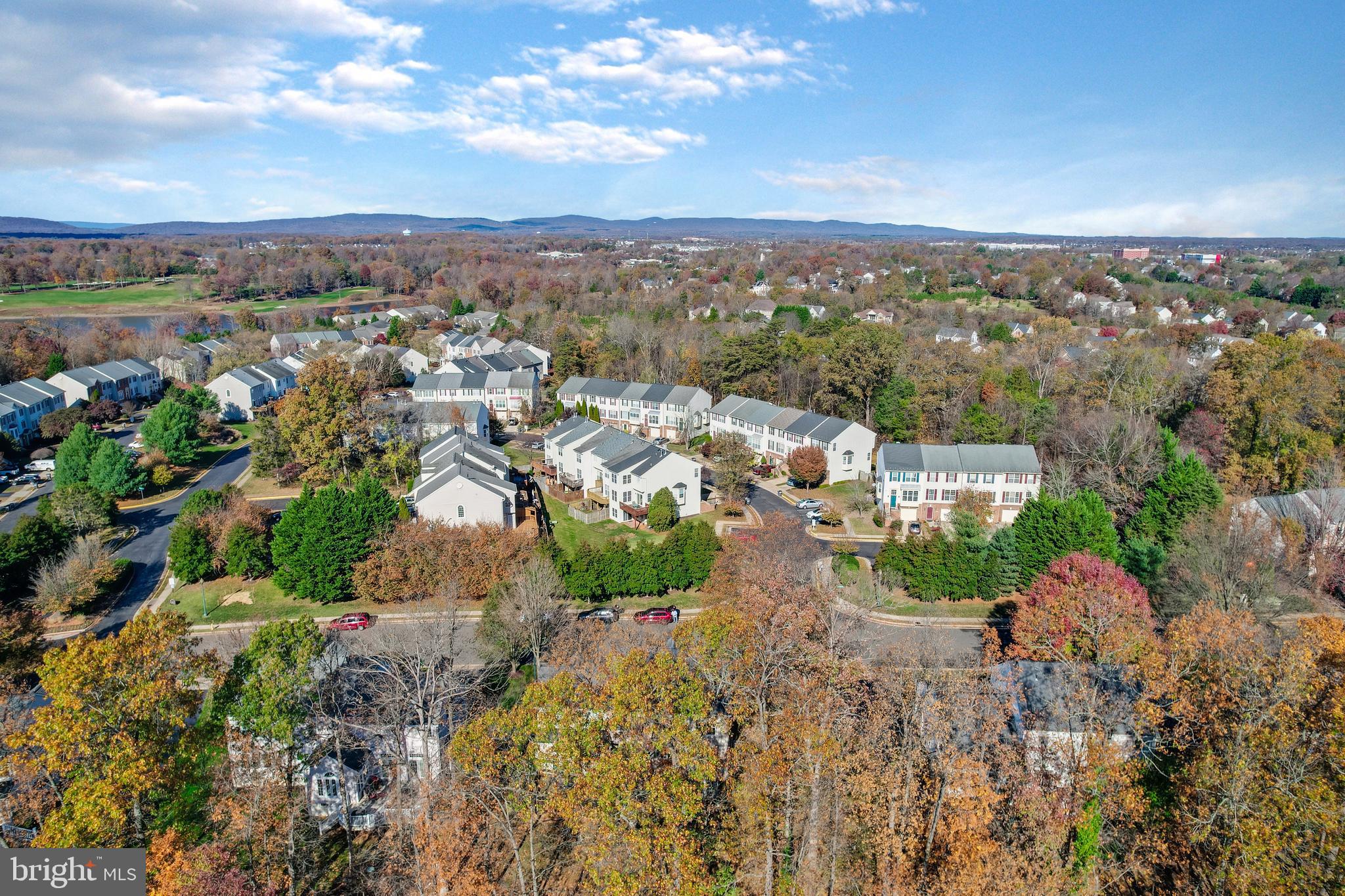 14257 Clubhouse Road Gainesville, VA 20155 - Photo 10 of 69 Highly sought after VA Oaks Community!