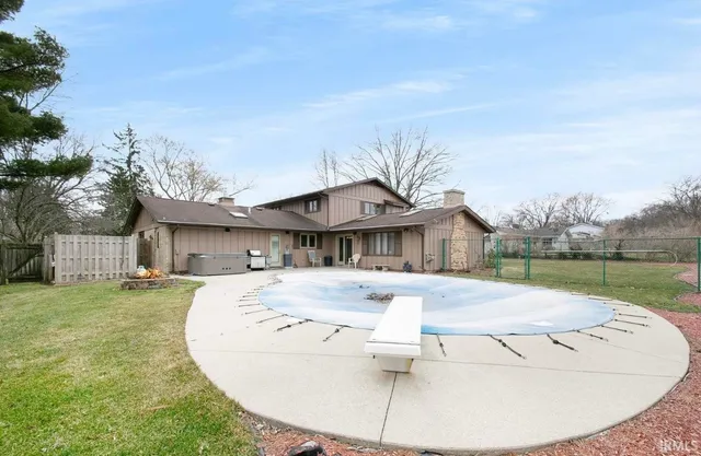 $419,900 | 2412 Kenilworth Drive, Elkhart, IN 46514