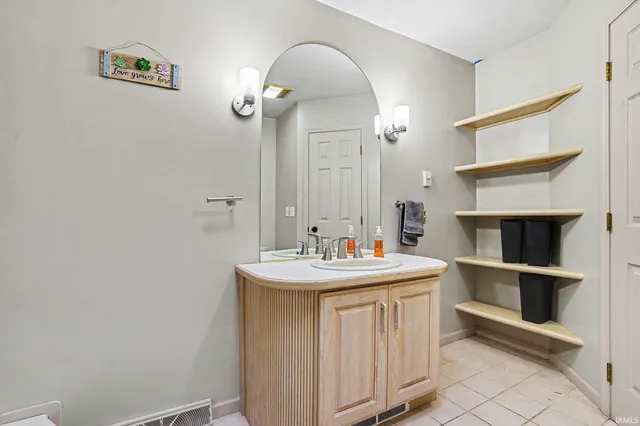 $419,900 | 2412 Kenilworth Drive, Elkhart, IN 46514