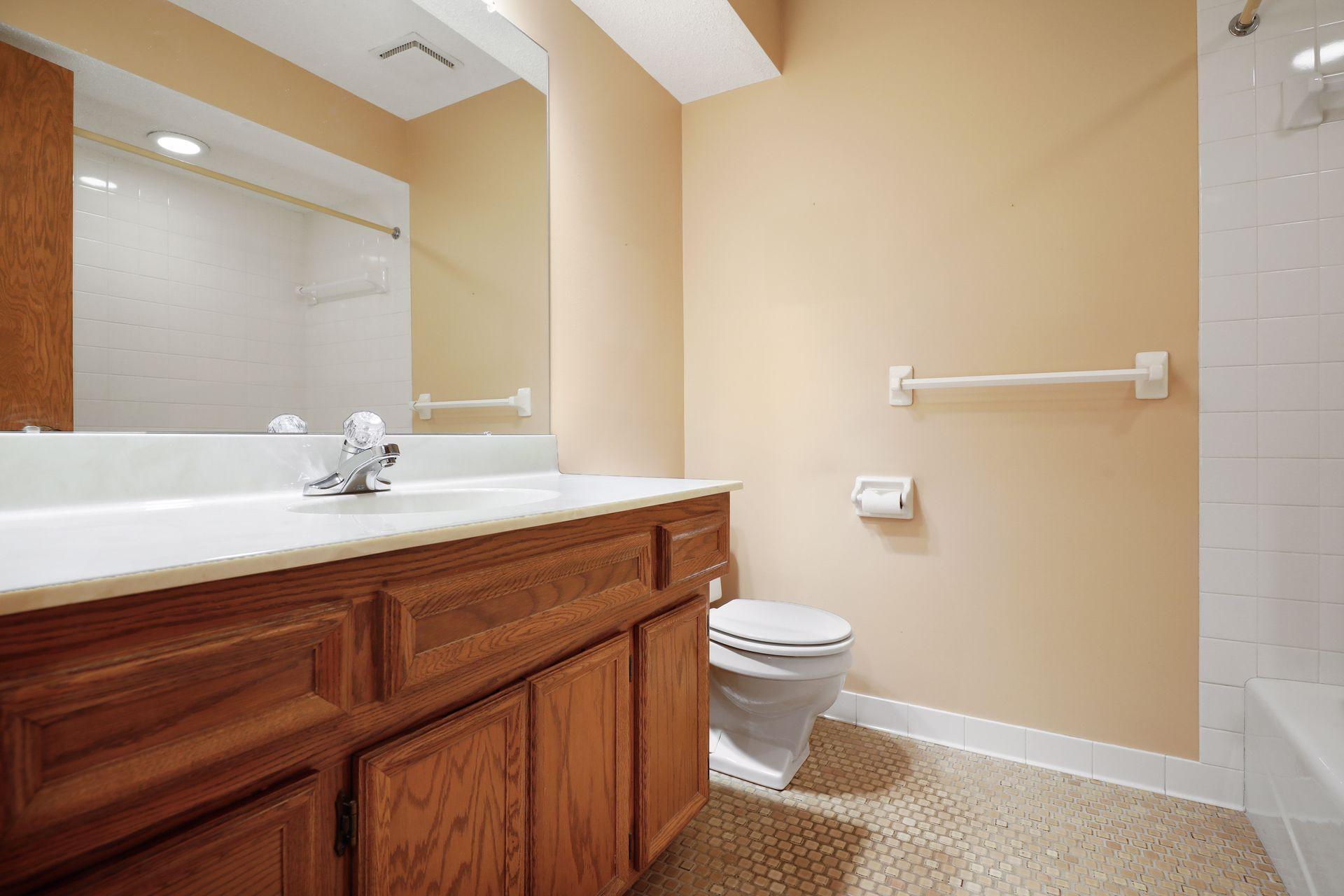 9351 Nesbitt Road Bloomington, MN 55437 - Photo 18 of 30 Gallery Image 18