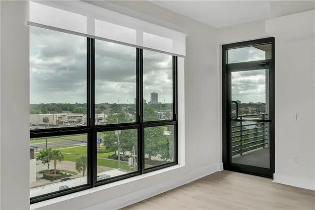 $1,800 | 3100 Lake Villa Drive, Metairie, LA 70002