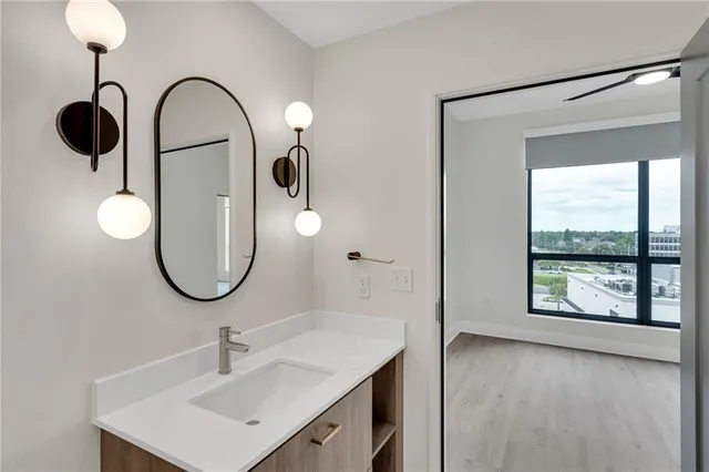 $1,800 | 3100 Lake Villa Drive, Metairie, LA 70002