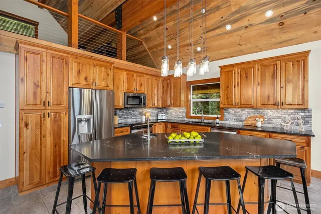 $3,995,000 | 101 Gold Hill Road East, Enumclaw, WA 98022