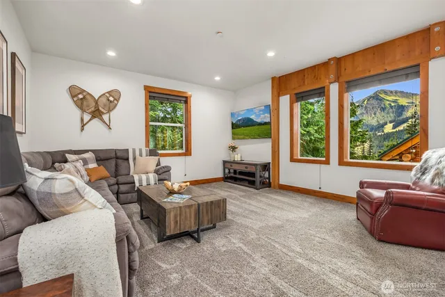 $3,995,000 | 101 Gold Hill Road East, Enumclaw, WA 98022