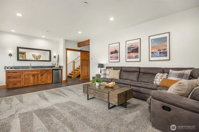 $3,995,000 | 101 Gold Hill Road East, Enumclaw, WA 98022