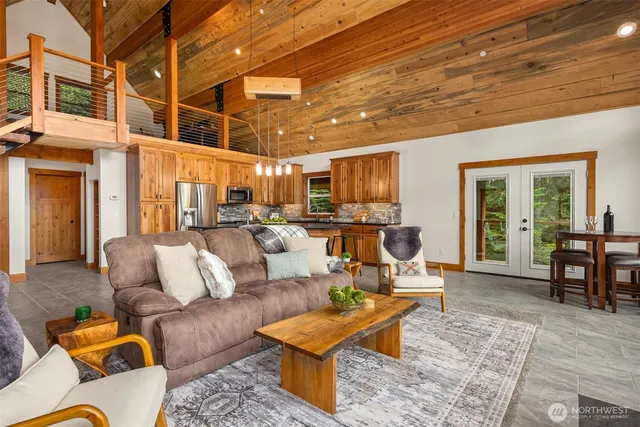 $3,995,000 | 101 Gold Hill Road East, Enumclaw, WA 98022