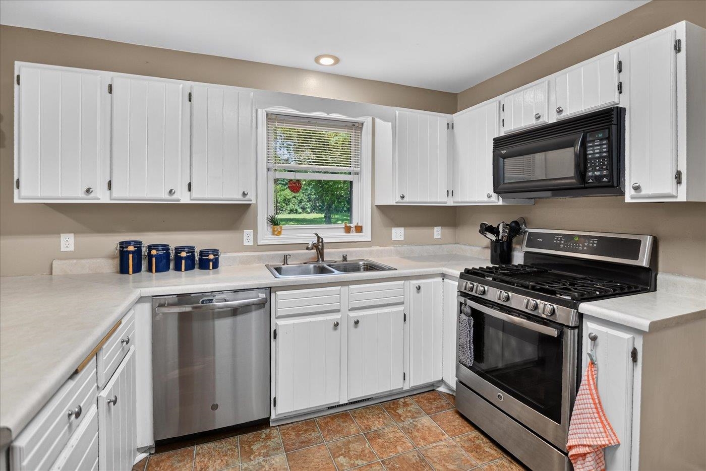 1520 Roby Road Stoughton, WI 53589 - Photo 11 of 23