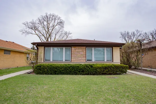 $439,000 | 9235 North Kildare Avenue, Skokie, IL 60076