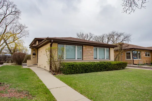 $439,000 | 9235 North Kildare Avenue, Skokie, IL 60076