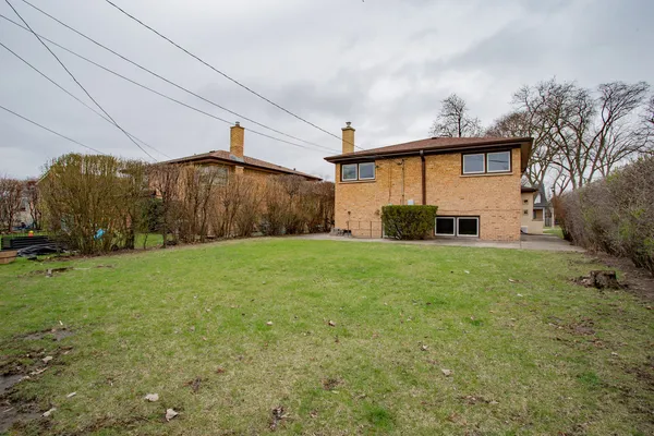 $439,000 | 9235 North Kildare Avenue, Skokie, IL 60076