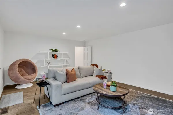$7,500 | 8402 Southeast 53rd Place, Mercer Island, WA 98040