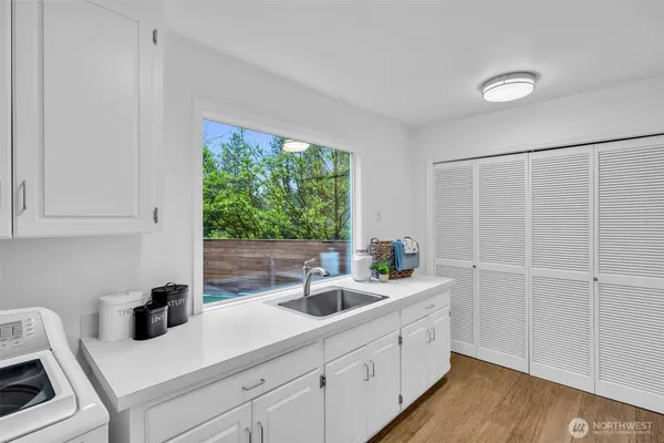 $7,500 | 8402 Southeast 53rd Place, Mercer Island, WA 98040