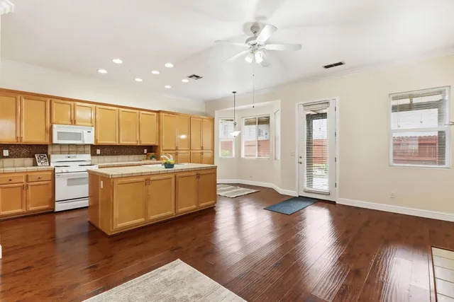 $569,500 | 5125 Fawn Hollow Way, Antelope, CA 95843