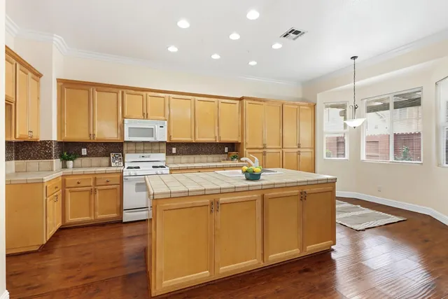 $569,500 | 5125 Fawn Hollow Way, Antelope, CA 95843