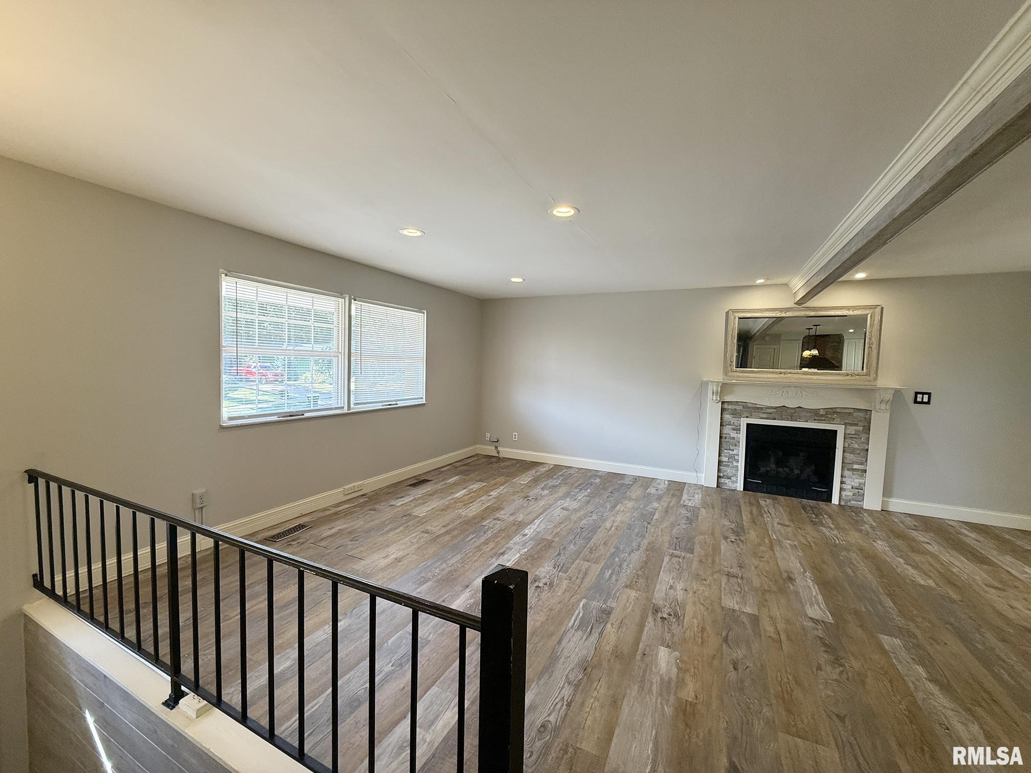 1013 West Wonderview Drive Dunlap, IL 61525 - Photo 3 of 32