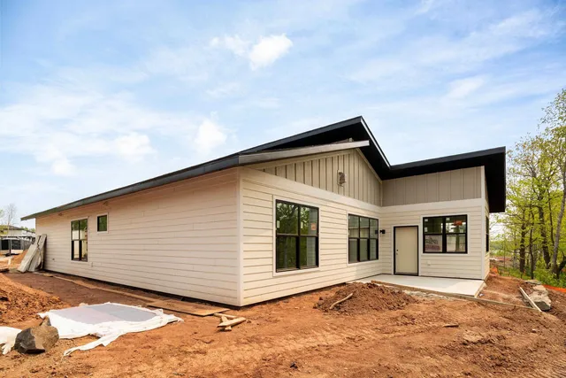 $756,700 | 125 Goldys Way, Duluth, MN 55808