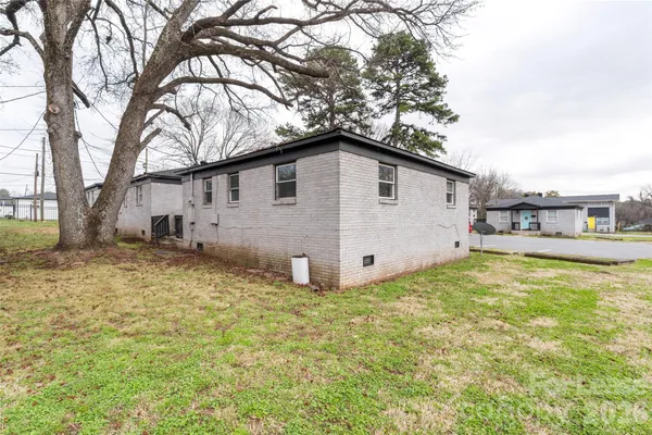 $1,049 | 2317 Julia Avenue, Unit 1, Charlotte, NC 28206