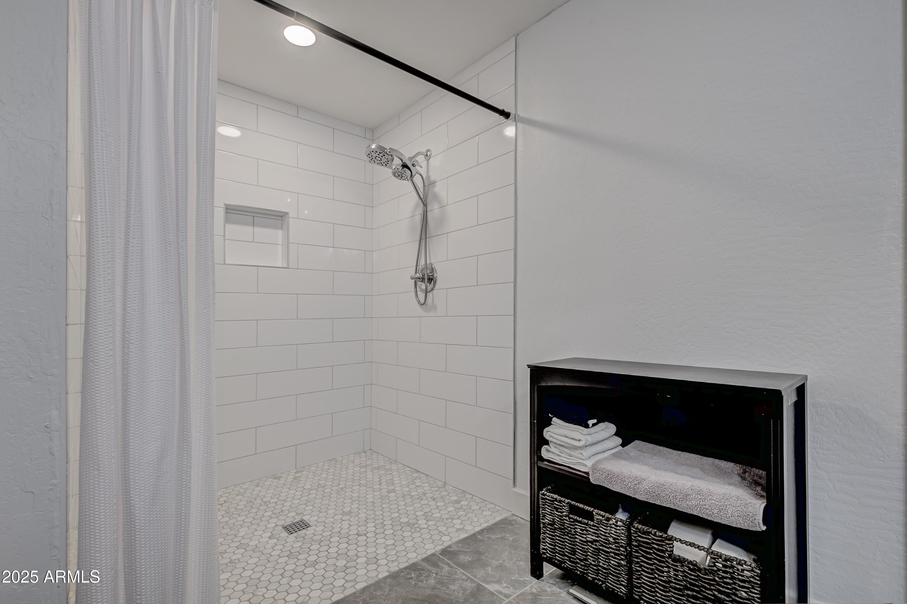 4763 Ernies Road Strawberry, AZ 85544 - Photo 29 of 50 a bathroom with a shower