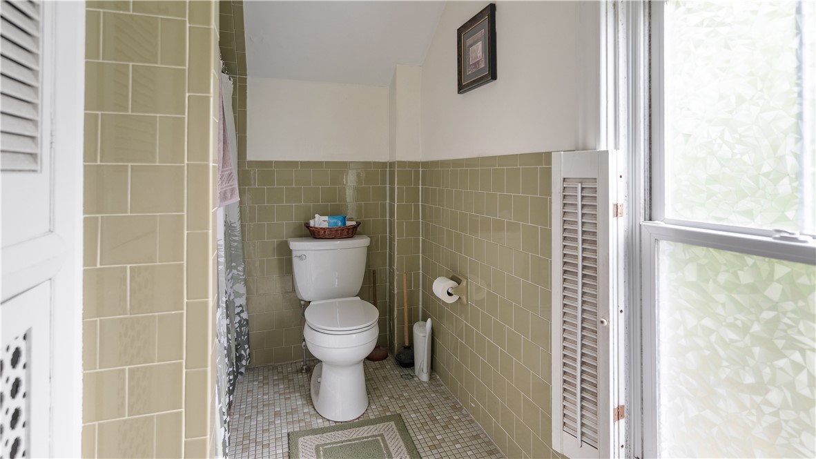 4 Whitcomb Road East Providence, RI 02915 - Photo 14 of 25 Gallery Image 14