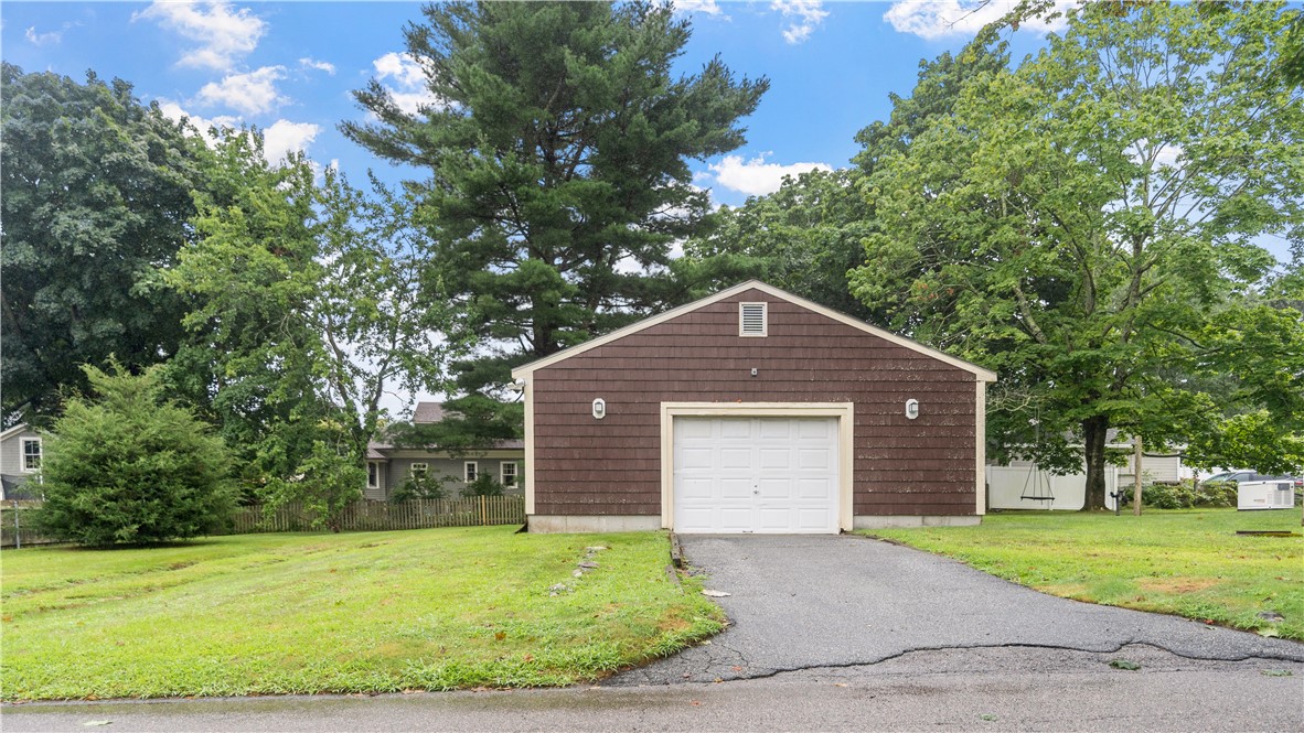 4 Whitcomb Road East Providence, RI 02915 - Photo 23 of 25 Gallery Image 23