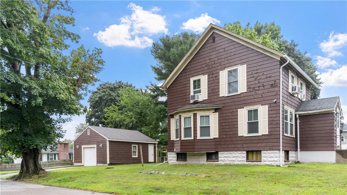 4 Whitcomb Road East Providence, RI 02915 - Photo 3 of 25 Gallery Image 3
