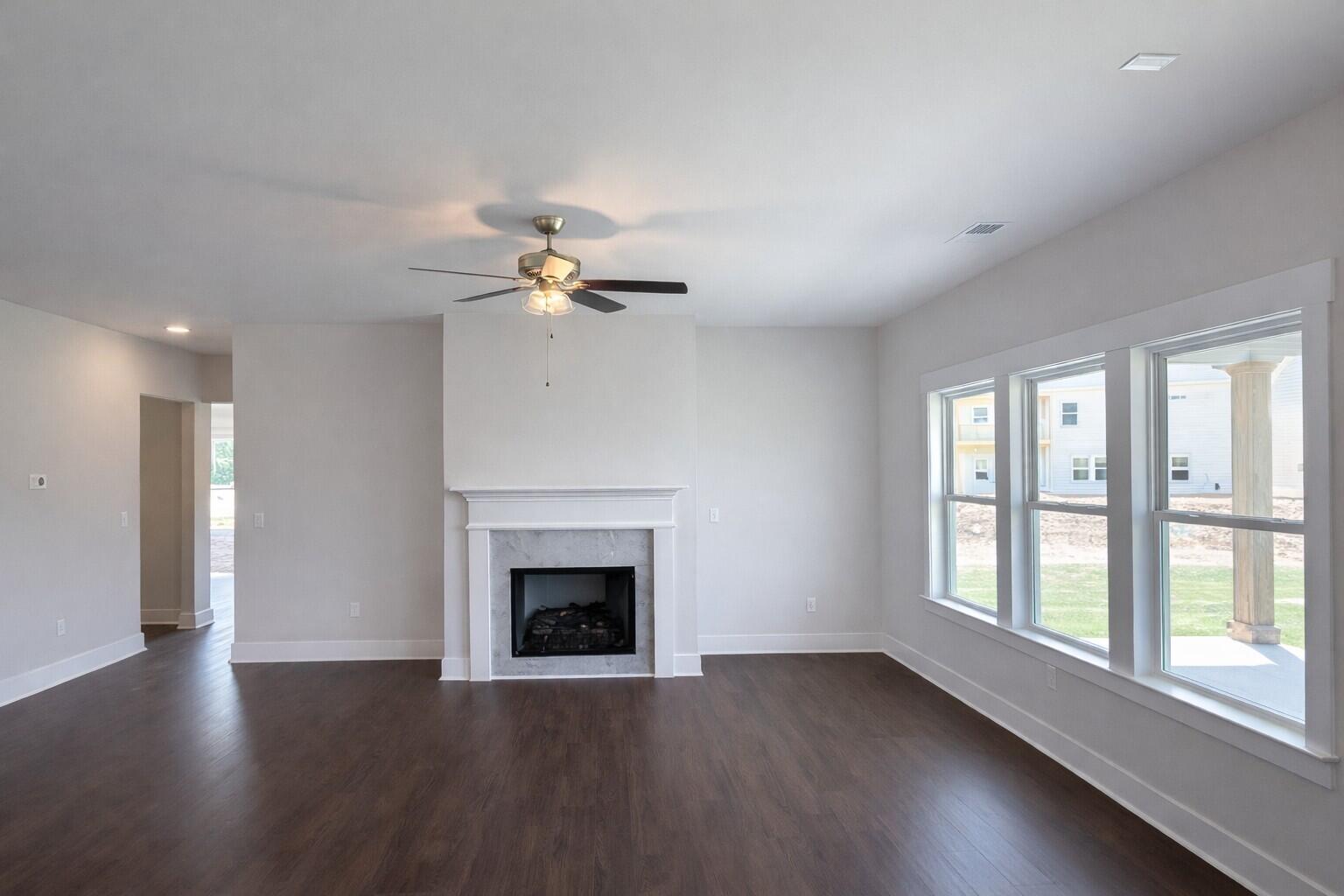 5828 Guardian Way, Unit 10 Hixson, TN 37343 - Photo 4 of 14 Great Room
