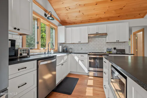 $875,000 | 10 Phelps Road, Monterey, MA 01245
