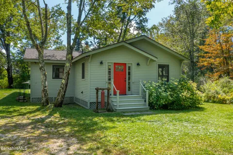 $875,000 | 10 Phelps Road, Monterey, MA 01245