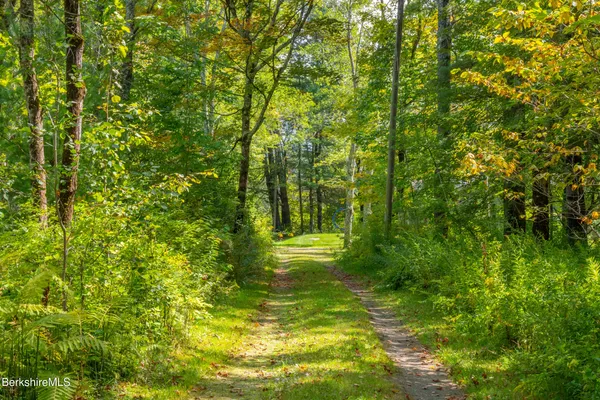 $875,000 | 10 Phelps Road, Monterey, MA 01245