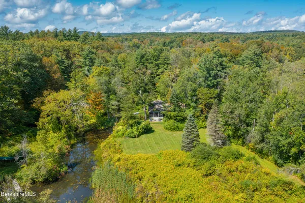 $875,000 | 10 Phelps Road, Monterey, MA 01245