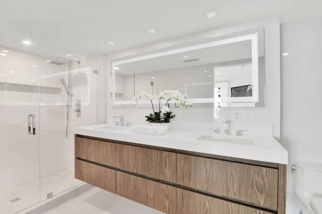 $2,600,000 | 550 South Ocean Boulevard, Unit 1001, Boca Raton, FL 33432