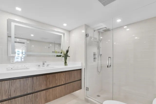 $2,600,000 | 550 South Ocean Boulevard, Unit 1001, Boca Raton, FL 33432