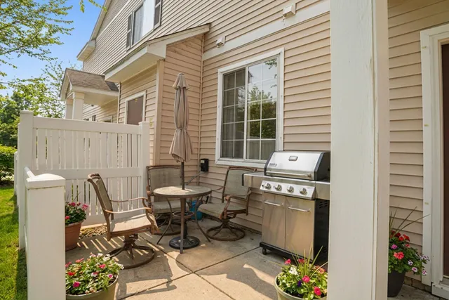 $310,000 | 17901 96th Avenue North, Maple Grove, MN 55311