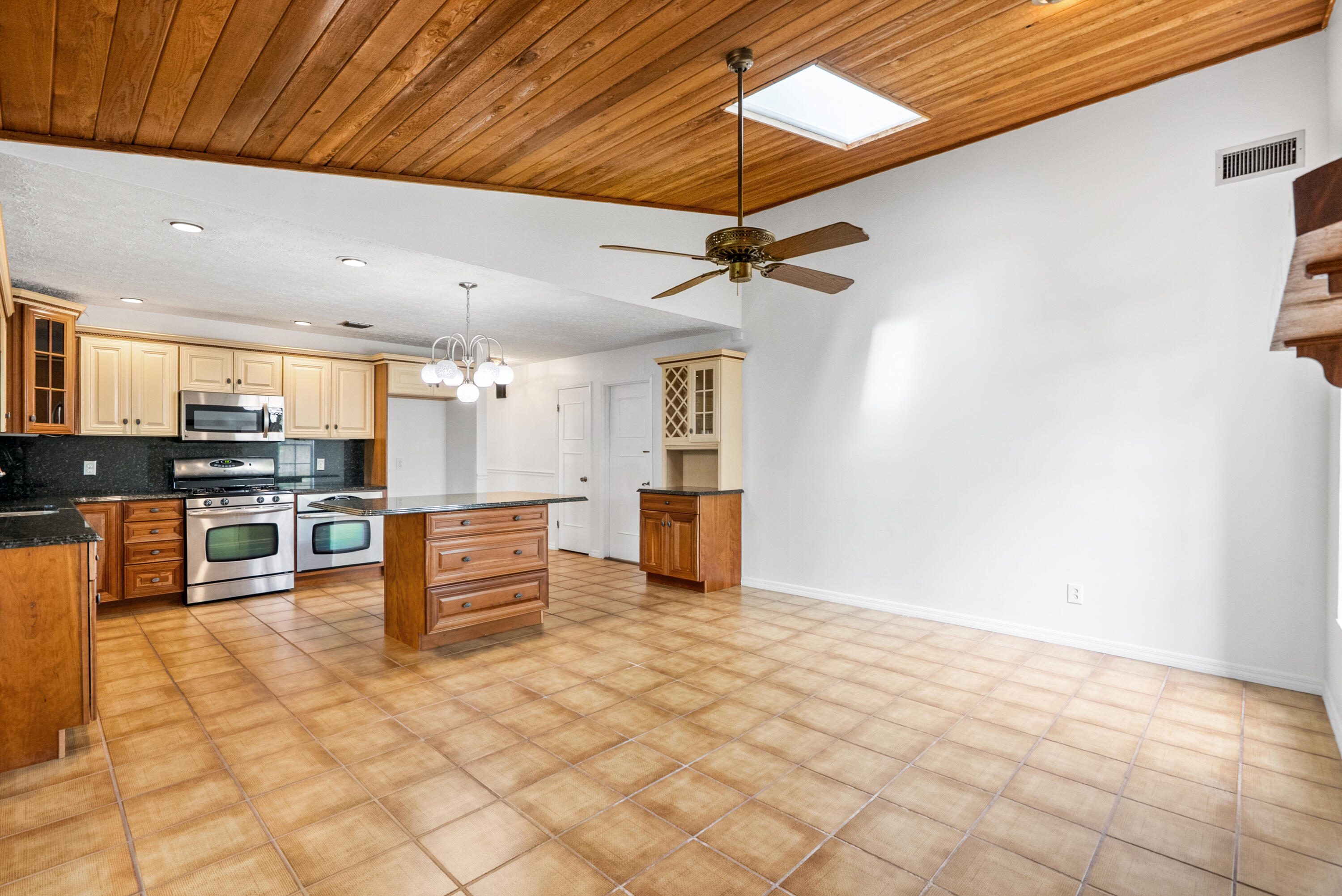 2415 Northwest Cove View Stuart, FL 34994 - Photo 23 of 54 DSC07030