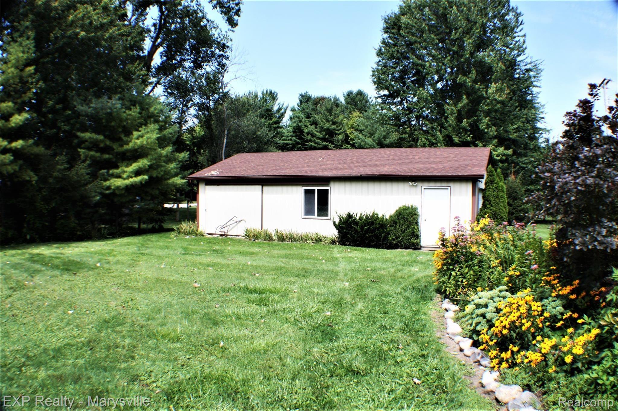 472 South Bartlett Road St. Clair, MI 48079 - Photo 6 of 35 IMG_0405 (2).JPG