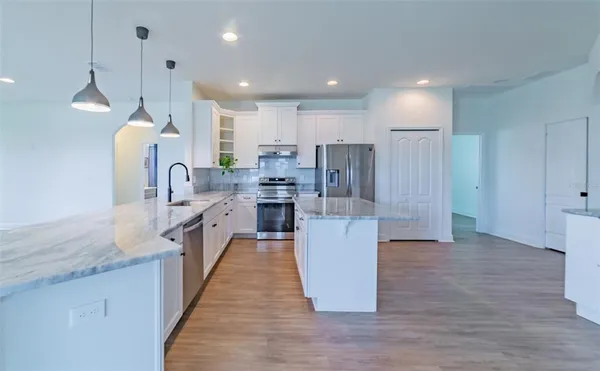 $2,700 | 570 Sanctuary Boulevard, Winter Haven, FL 33881