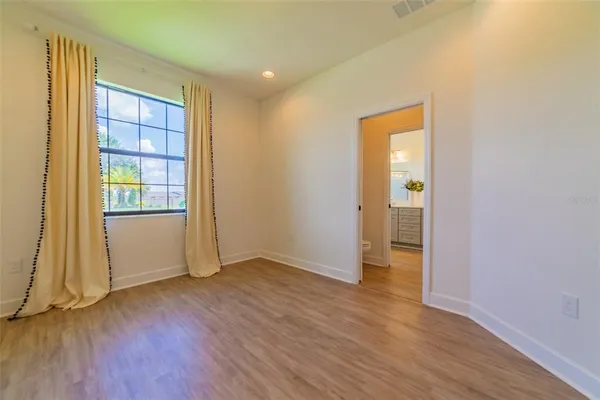 $2,700 | 570 Sanctuary Boulevard, Winter Haven, FL 33881
